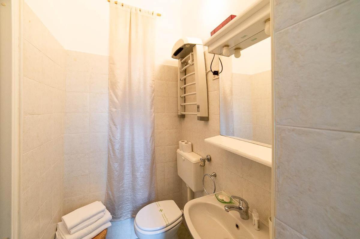 Hbhall Navigli 21 Милано Екстериор снимка