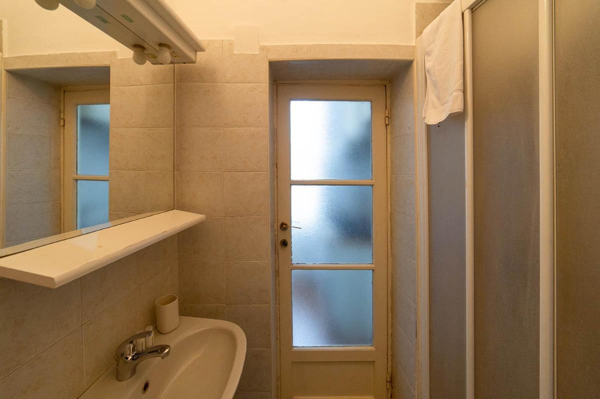 Hbhall Navigli 21 Милано Екстериор снимка
