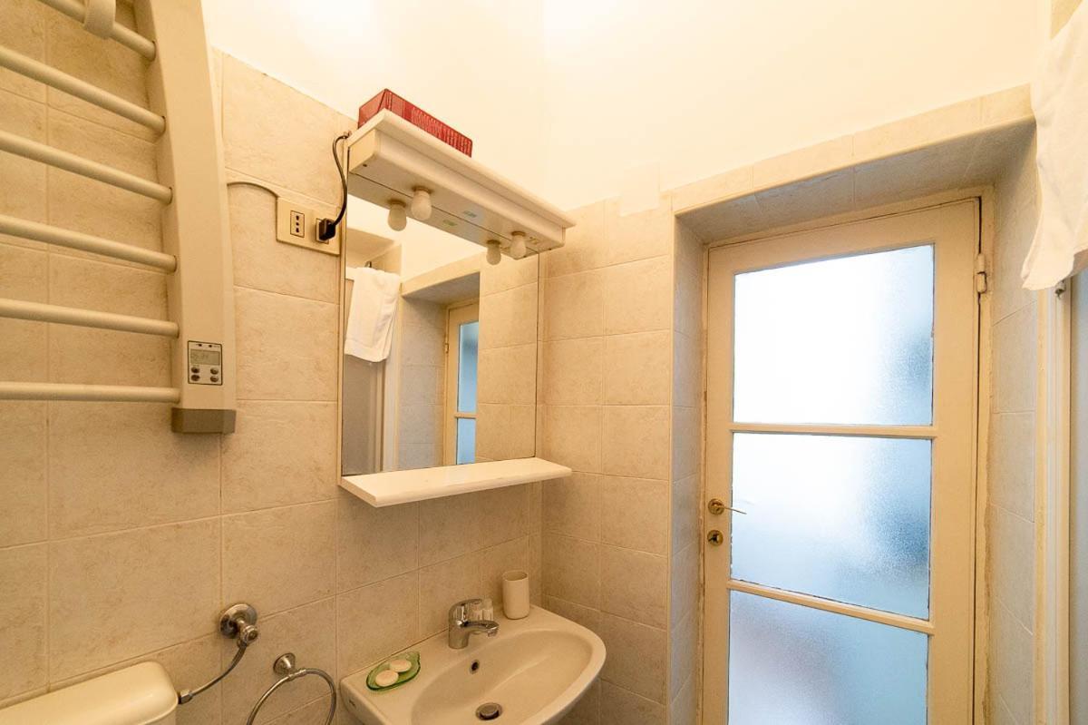 Hbhall Navigli 21 Милано Екстериор снимка